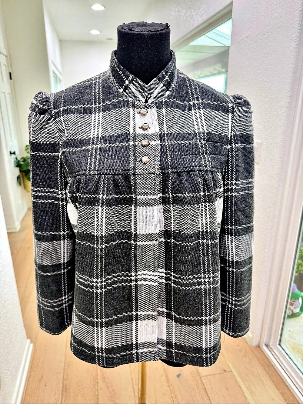 MIXIT Plaid Blazer in Black & White Size Medium With Puff Shoulders